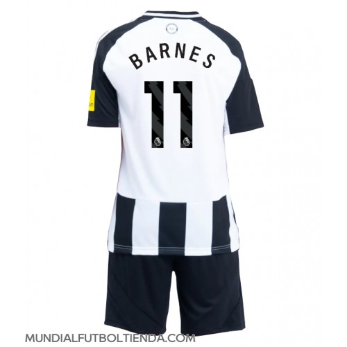 Camiseta Newcastle United Harvey Barnes #11 Primera Equipación Replica 2024-25 para niños mangas cortas (+ Pantalones cortos)